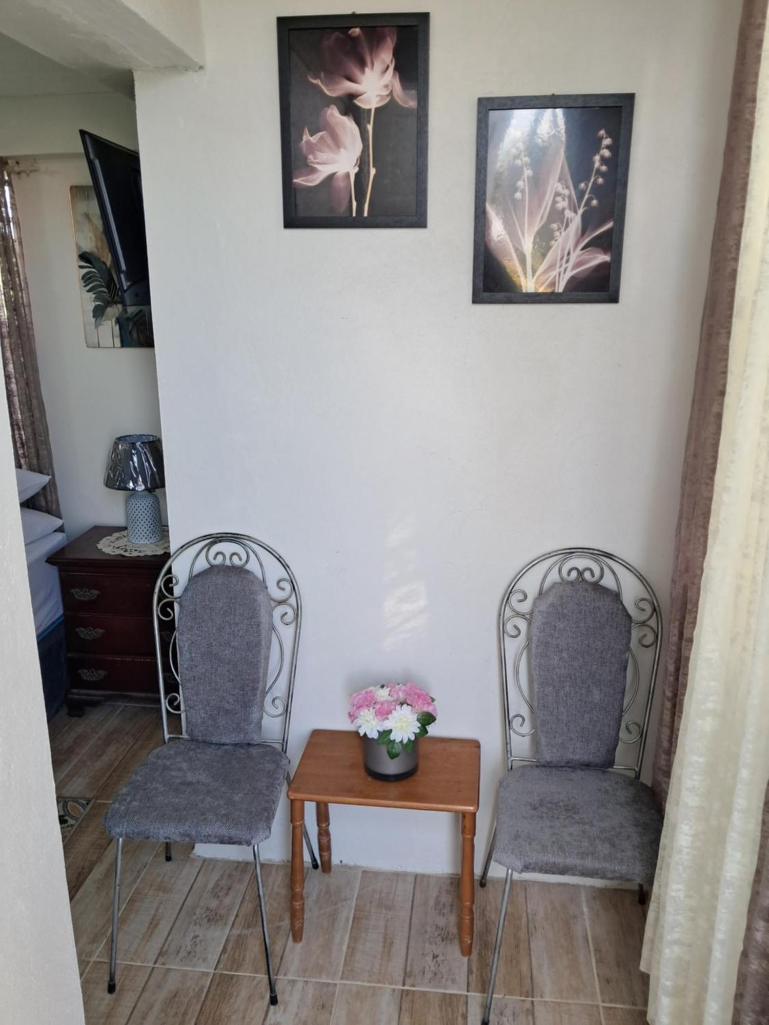 Michand Guest Apartments- Cozy One Or Two Bedroom- 5 Walk Minutes From Airport 10 Mins Drive To Oistins Or Beach Christchurch Exterior foto